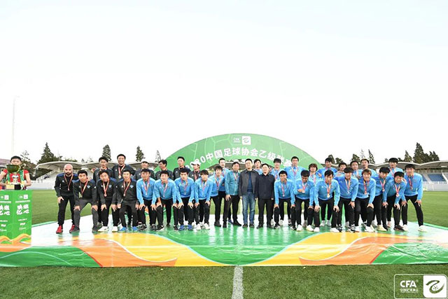 国王与马刺交易 搭次轮+现金送走场均7分侧翼