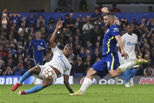 萨林杰32+15+11深圳胜上海 刘铮20分周鹏15分